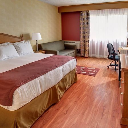Ramada By Wyndham Томс-Ривер Экстерьер фото